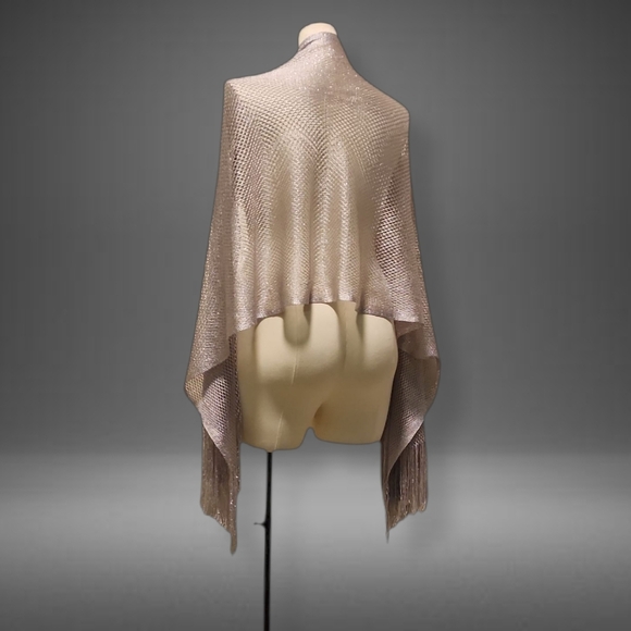 Elegant Vintage Silver Fishnet Women's Shawl - Picture 6 of 13